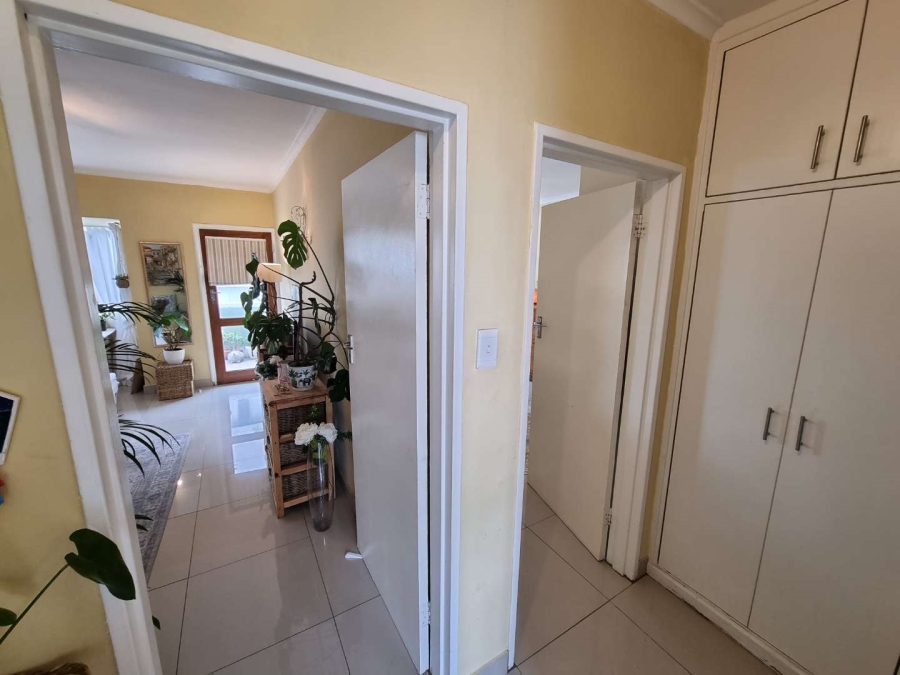 To Let 1 Bedroom Property for Rent in Sea Point Western Cape